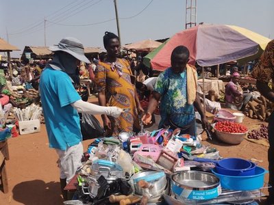 疫情之下|在加納的中國企業(yè):一面抗疫,一面生產(chǎn)