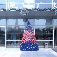 義烏市優(yōu)圣日用百貨商行 專營圣誕裝飾用品，點(diǎn)亮節(jié)日氛圍